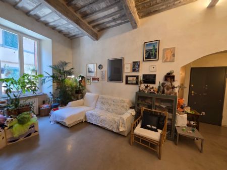 Vendita Appartamento SIENA CENTRO: ZONA TARTUCA. Vendesi, al secondo piano (circa 15 comodi scalini) di un edificio del...